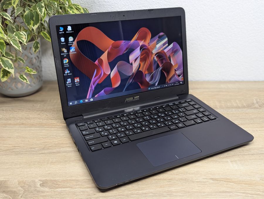 Ноутбук Б/В ASUS A402SA, Intel Celeron N3060, DDR3 2GB, SSD 128GB + SSD 60GB, 14" Full HD