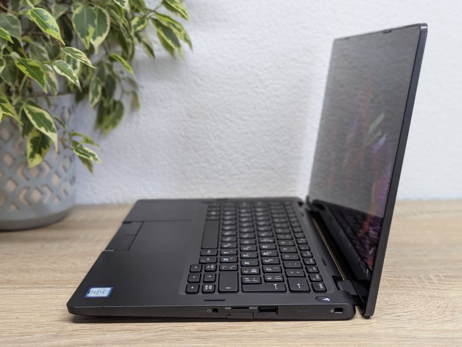 Уцінка! Ноутбук Б/В Dell Latitude 5300 2 in 1, Intel Core i5-8665U, DDR4 16 GB, SSD 256GB, 13" Full HD Сенсор