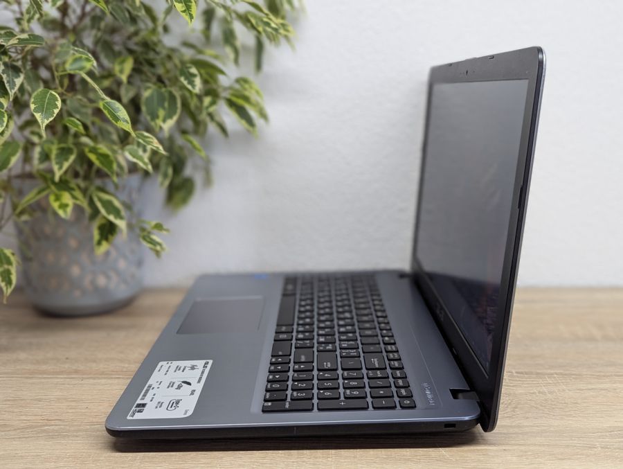 Ноутбук Б/В ASUS R540L, Intel Core i3-5005U, DDR3 8 GB, SSD 128GB, 15.6" Full HD