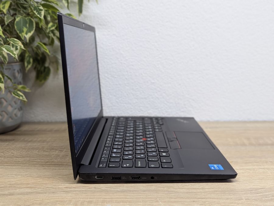 Уцінка! Ноутбук Б/В Lenovo ThinkPad E14, Intel Core i3-11Gen, DDR4 16 GB, SSD 256GB, 14" Full HD