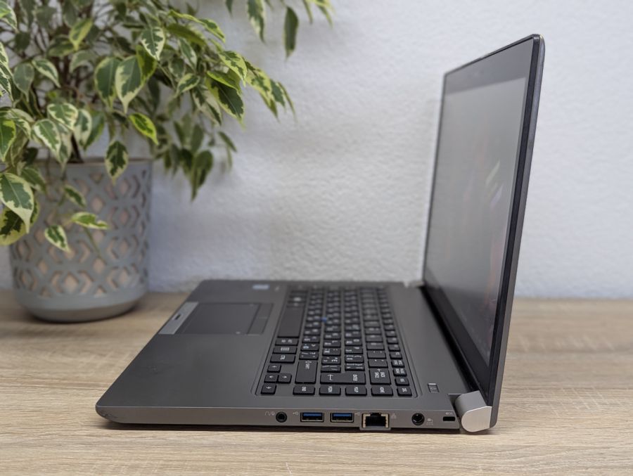 Ноутбук Б/В Toshiba Tecra Z40T-C, Intel Core i5-6300U, DDR3 16GB, SSD 256GB, 14" Full HD Сенсор