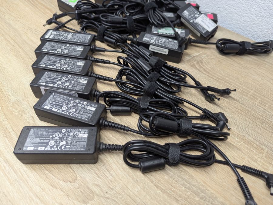 Б/В Asus/Fujitsu 45w 3,5x1,35