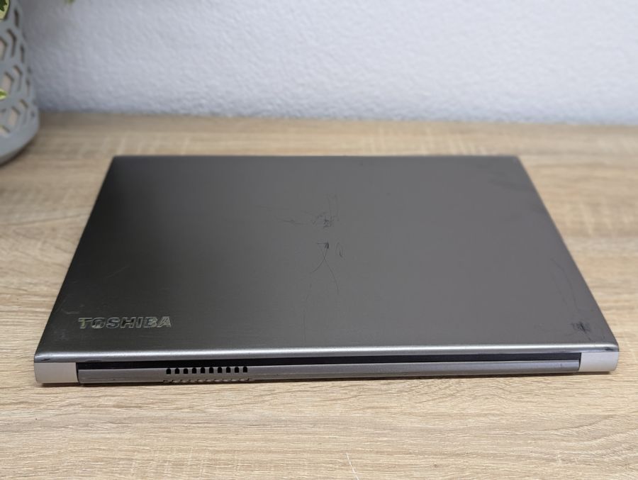 Уцінка! Ноутбук Б/В Toshiba Portege Z30T-C, Intel Core i5-6300U, DDR3 8 GB, SSD 256GB, 13" Full HD Сенсор
