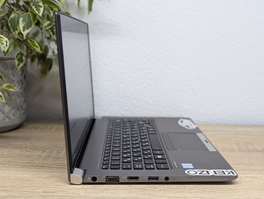 Уцінка! Ноутбук Б/В Toshiba Portege Z30T-C, Intel Core i5-6300U, DDR3 8 GB, SSD 256GB, 13" Full HD Сенсор