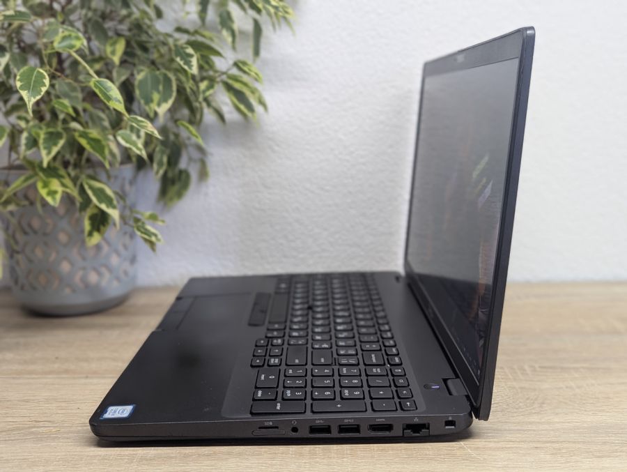 Уцінка! Ноутбук Б/В Dell Latitude 5501, Intel Core i5-9300H, DDR4 16 GB, SSD 256GB, 15.6" Full HD