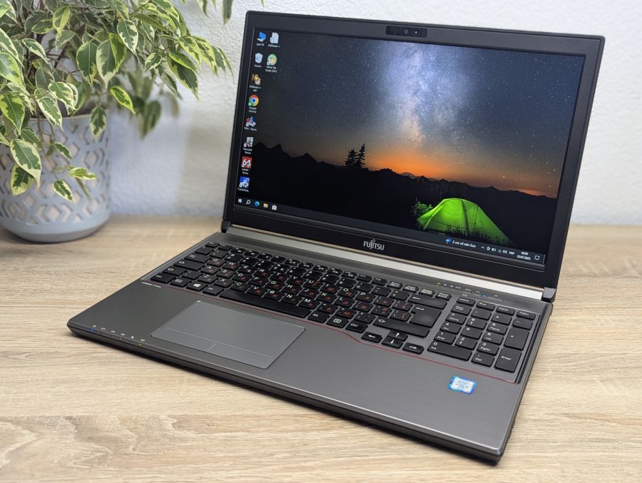 Ноутбук Б/В Fujitsu E756, Intel Core i7-6600U, DDR4 8 GB, SSD 256GB, 15.6" HD