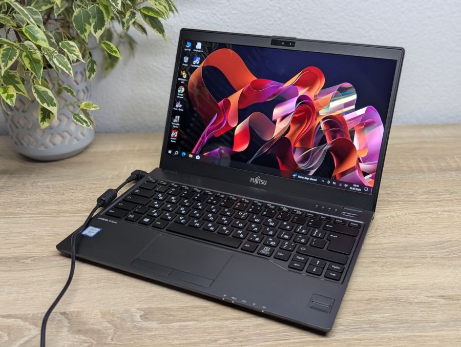 Уцінка! Ноутбук Б/В Fujitsu U938, Intel Core i5-8350U, DDR4, SSD 128GB, 13" Full HD Сенсор