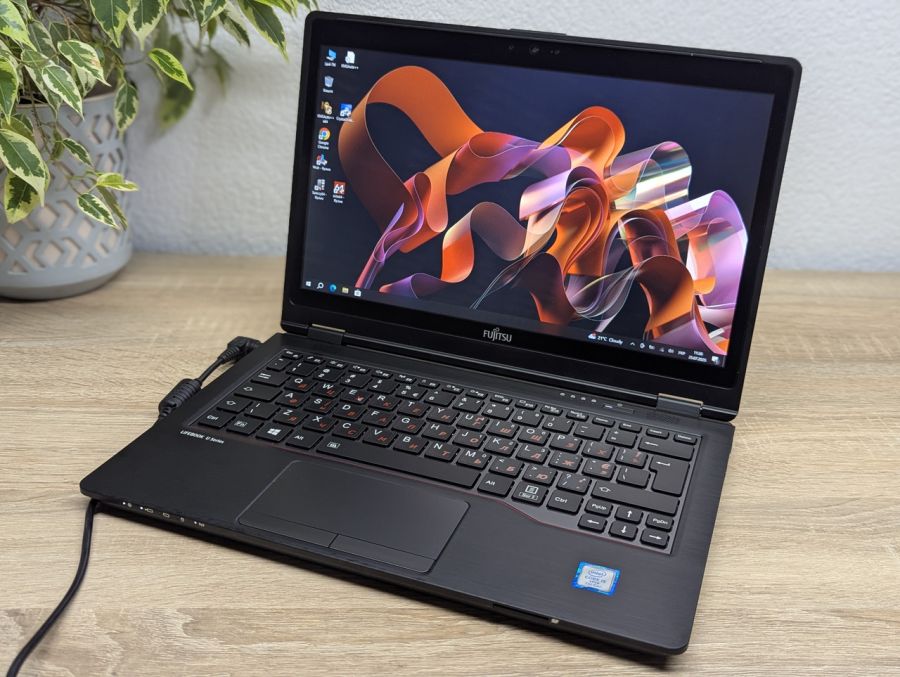 Уцінка! Ноутбук Б/В Fujitsu U727, Intel Core i5-7300U, DDR4 8 GB, SSD 128GB, 12" Full HD Сенсор