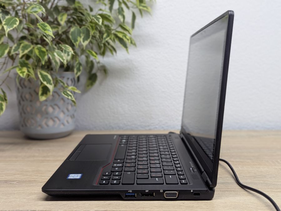 Уцінка! Ноутбук Б/В Fujitsu U727, Intel Core i5-7300U, DDR4 8 GB, SSD 128GB, 12" Full HD Сенсор