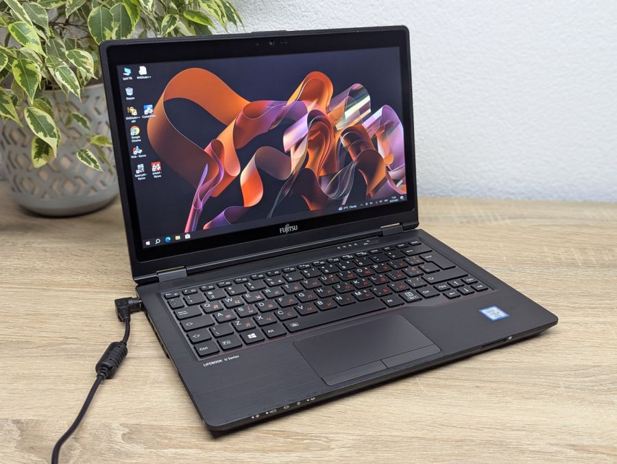 Уцінка! Ноутбук Б/В Fujitsu U727, Intel Core i5-7300U, DDR4 8 GB, SSD 128GB, 12" Full HD Сенсор