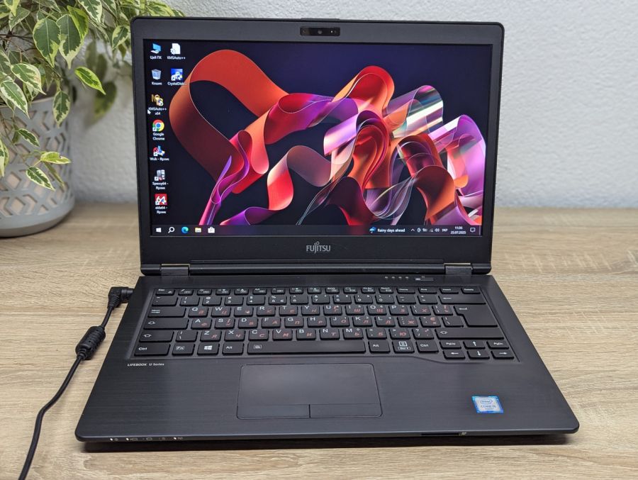 Уцінка! Ноутбук Б/В Fujitsu U747, Intel Core i5-6200U, DDR4 8 GB, SSD 256GB, 14" Full HD