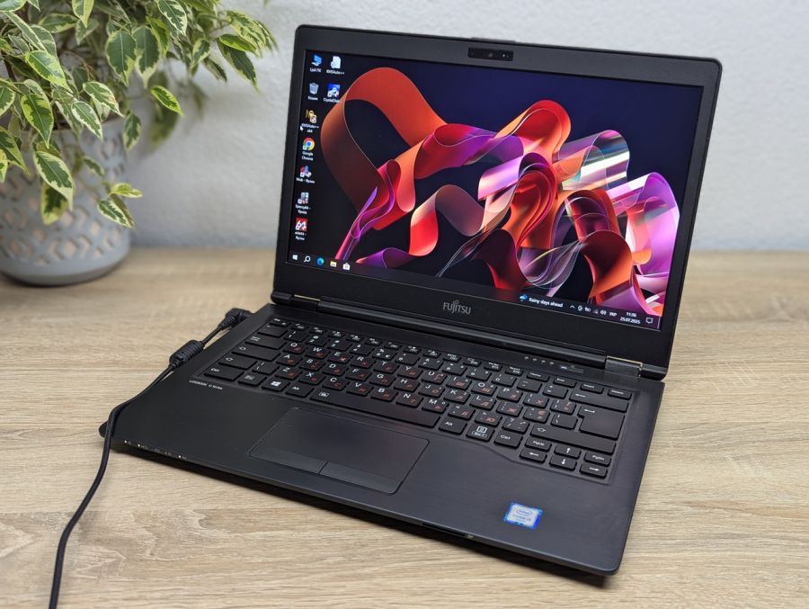 Уцінка! Ноутбук Б/В Fujitsu U747, Intel Core i5-6200U, DDR4 8 GB, SSD 256GB, 14" Full HD