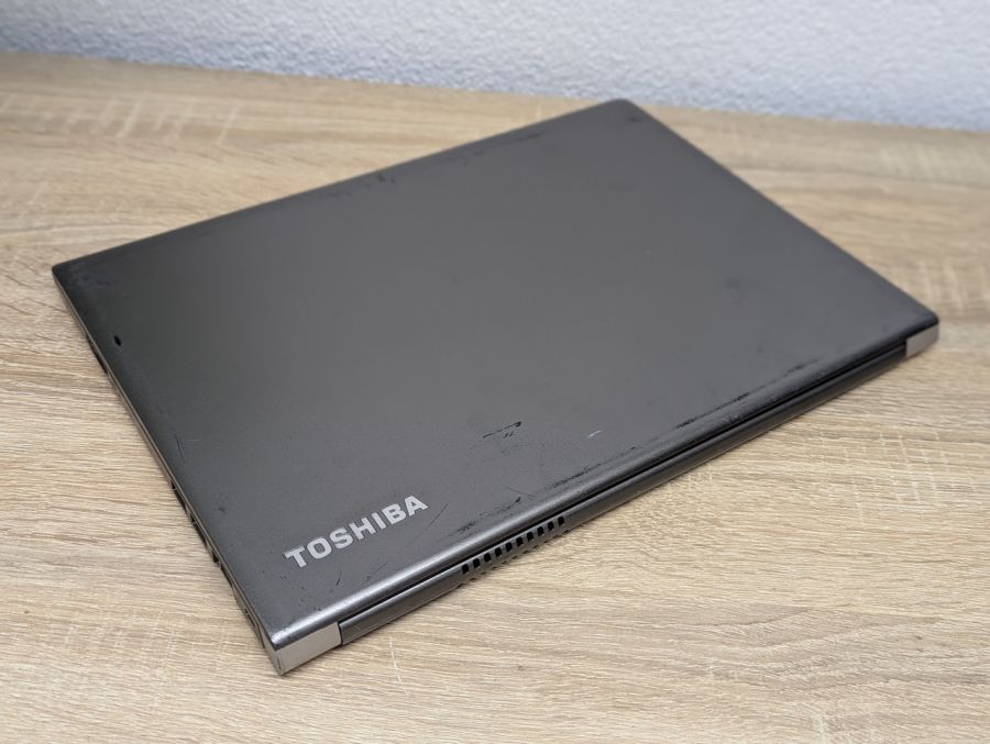 Уцінка! Ноутбук Б/В Toshiba Portege Z30T-C, Intel Core i5-6200U, DDR3 8 GB, SSD 128GB, 13" Full HD