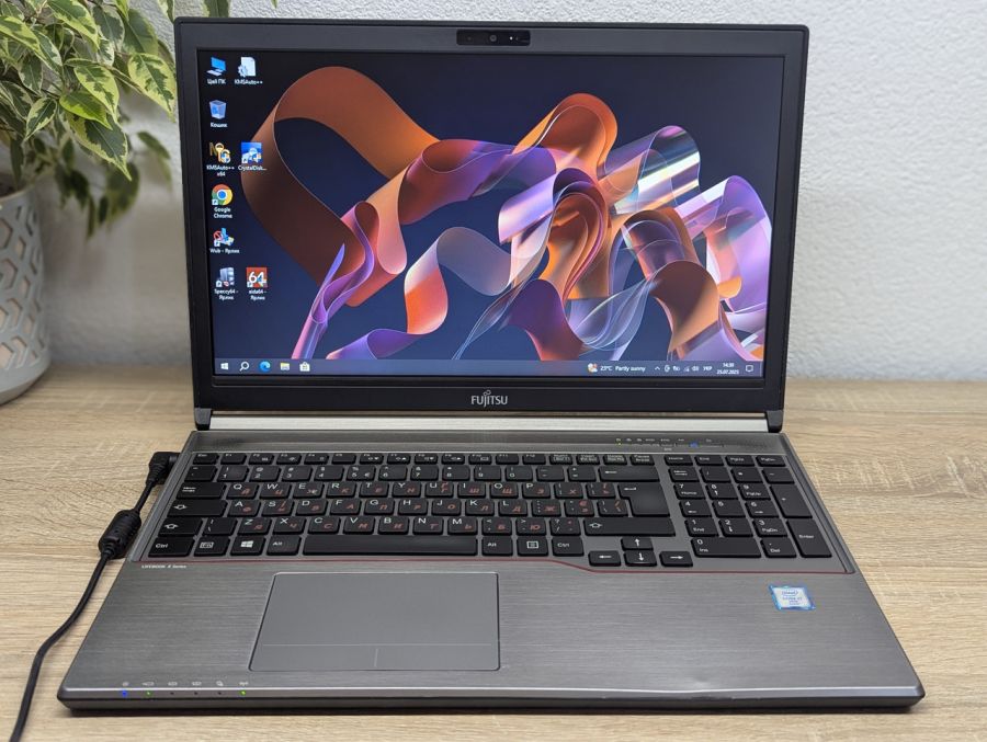 Уцінка! Ноутбук Б/В Fujitsu E756, Intel Core i7-6600U, DDR4 8 GB, SSD 256GB, 15.6" HD