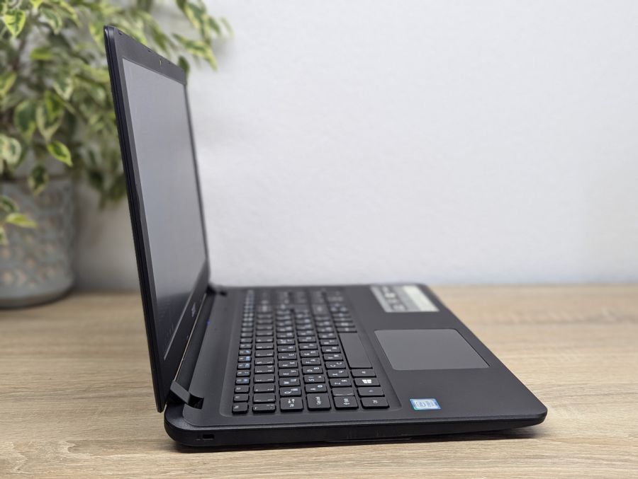 Ноутбук Б/В Acer Aspire ES1-572, Intel Core i5-7200U, DDR4 8 GB, SSD 128GB, HD