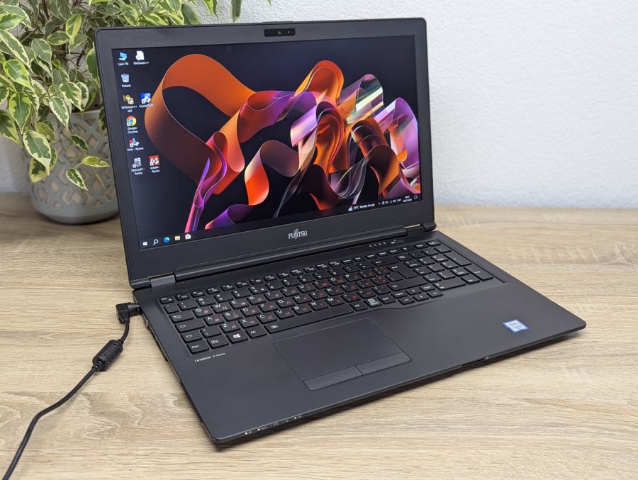 Ноутбук Б/В Fujitsu U757, Intel Core i5-6200U, DDR4 8 GB, SSD 256GB, 15.6" Full HD