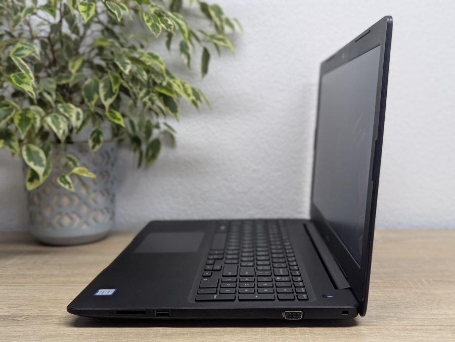 Уцінка! Ноутбук Б/В Dell Latitude 3590, Intel Core i5-8250U, DDR4 8 GB, SSD 128GB, 15.6" Full HD
