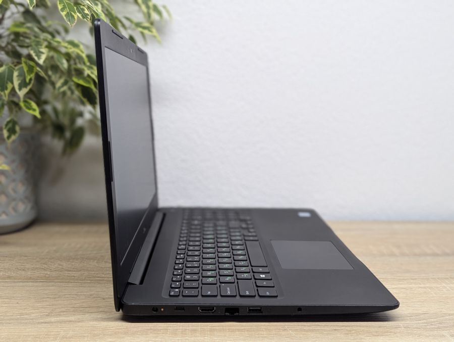 Уцінка! Ноутбук Б/В Dell Latitude 3590, Intel Core i5-8250U, DDR4 8 GB, SSD 128GB, 15.6" Full HD