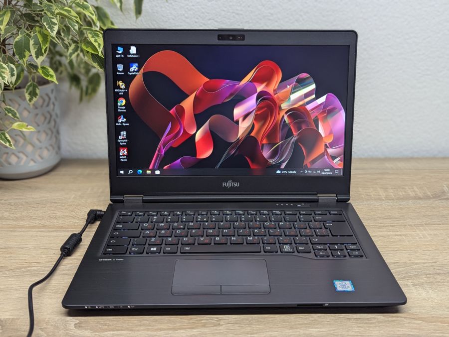 Уцінка! Ноутбук Б/В Fujitsu U747, Intel Core i5-6200U, DDR4 16 GB, SSD 256GB, 14" Full HD