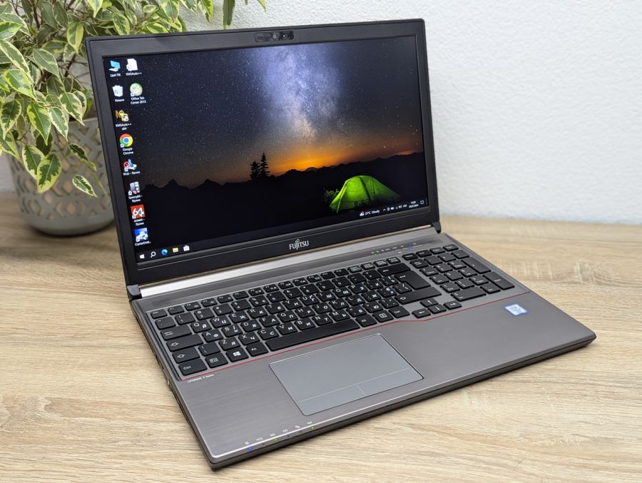 Уцінка! Ноутбук Б/В Fujitsu E756, Intel Core i5-6300U, DDR4 8 GB, SSD 256GB, 15.6" Full HD