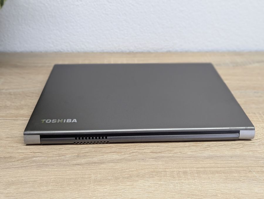 Уцінка! Ноутбук Б/В Toshiba Portege Z30T-C, Intel Core i5-6300U, DDR3 16 GB, SSD 256GB, 13" Full HD Сенсор