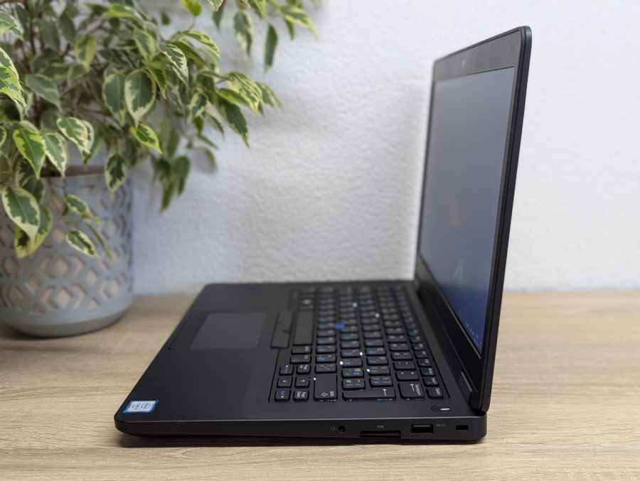 Уцінка! Ноутбук Б/В Dell Latitude E5470, Intel Core i5-6200U, DDR4 8 GB, SSD 128GB, 14" HD