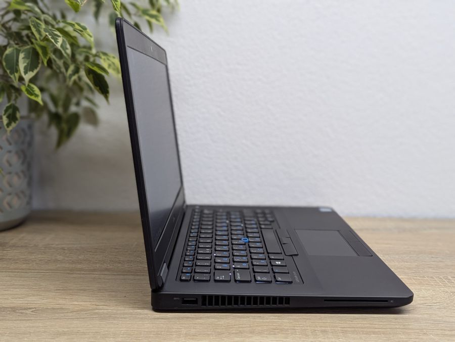 Уцінка! Ноутбук Б/В Dell Latitude E5470, Intel Core i5-6200U, DDR4 8 GB, SSD 128GB, 14" HD