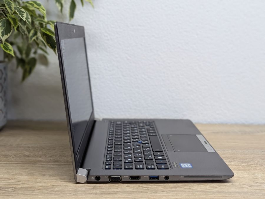 Уцінка! Ноутбук Б/В Toshiba Portege Z30-A, Intel Core i5-6200U, DDR3 8 GB, SSD 128GB, 13" Full HD