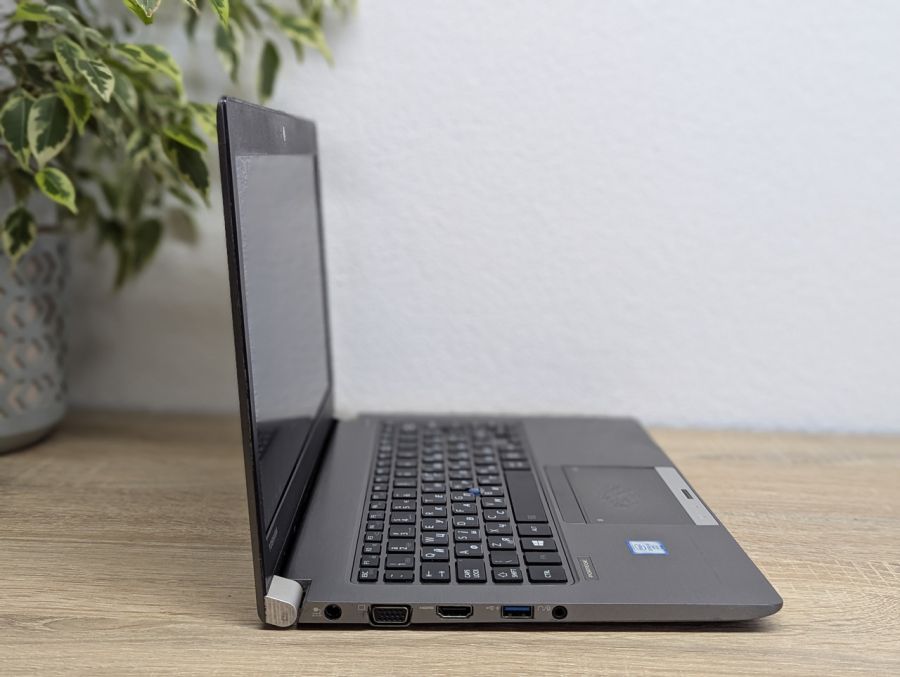 Уцінка! Ноутбук Б/В Toshiba Portege Z30-A, Intel Core i5-6300U, DDR3 8 GB, SSD 128GB, 13" Full HD