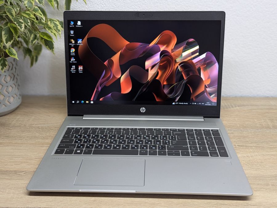 Уцінка! Ноутбук Б/В HP ProBook 450 G7, Intel Core i5, DDR4 8 GB, SSD 128GB + HDD 1TB, 15.6" Full HD