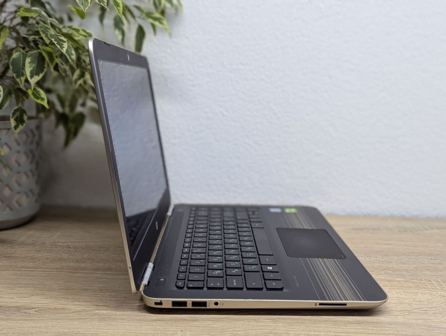 Уцінка! Ноутбук Б/В HP Pavilion 14 Notebook, Intel Core i5-7200U, DDR4 16 GB, SSD 256GB, NVIDIA GeForce 940MX 2Gb, 14"