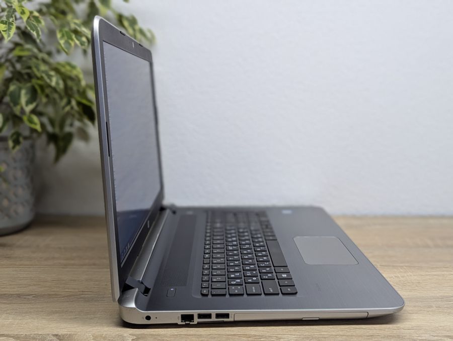 Ноутбук Б/В HP Pavilion 17 Notebook, Intel Core i3-6100U, DDR3 16 GB, SSD 256GB, 17" HD