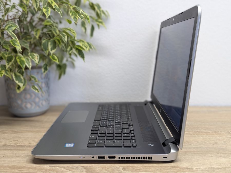 Ноутбук Б/В HP Pavilion 17 Notebook, Intel Core i3-6100U, DDR3 16 GB, SSD 256GB, 17" HD