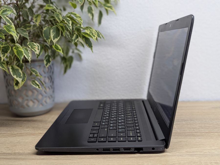 Уцінка! Ноутбук Б/В HP Laptop 14, AMD A4-9125, DDR4 8 GB, SSD 60GB, AMD Radeon R3, 14" Full HD