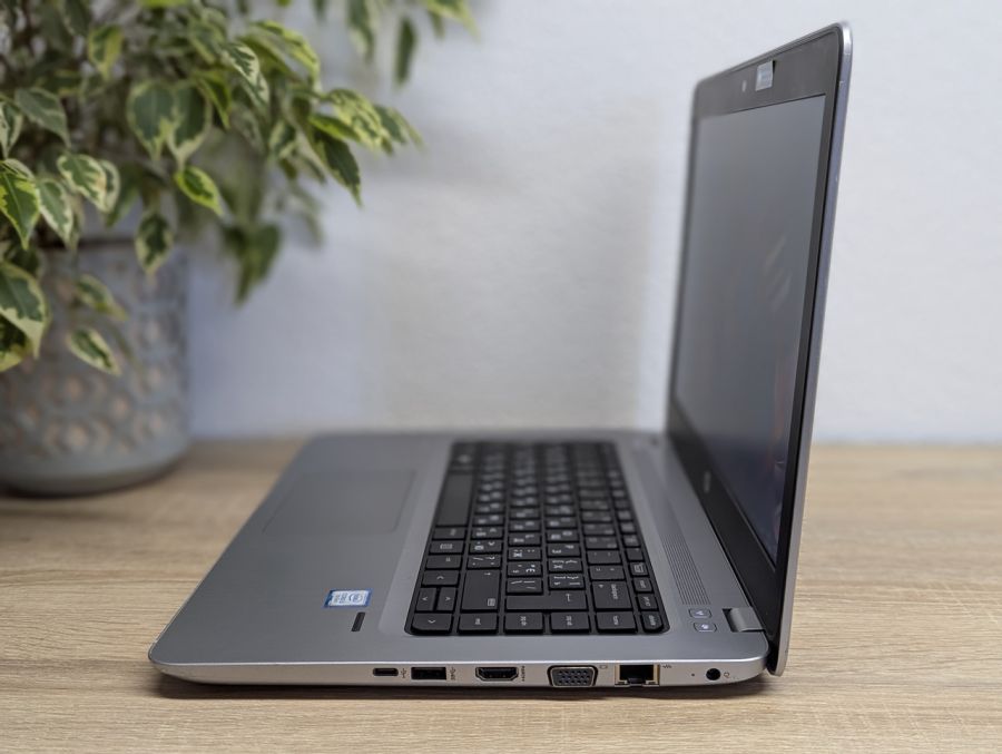 Ноутбук Б/В HP ProBook 440 G4, Intel Core i3-7100U, DDR4 8GB, SSD 256GB + SSD 500GB, 14" HD