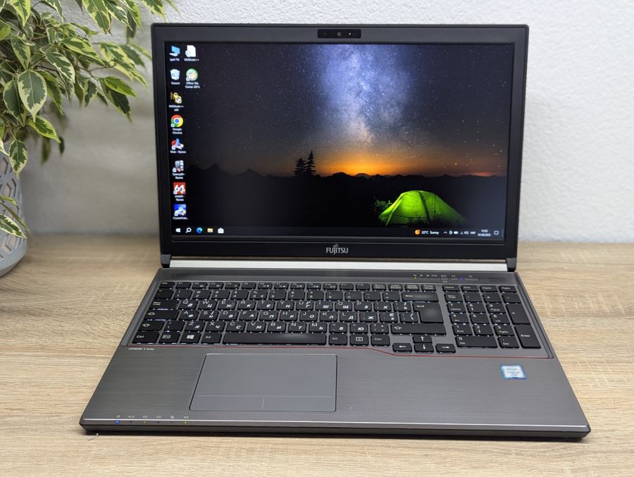 Уцінка! Ноутбук Б/В Fujitsu E756, Intel Core i5-6300U, DDR4 8 GB, SSD 256GB, 15.6" Full HD