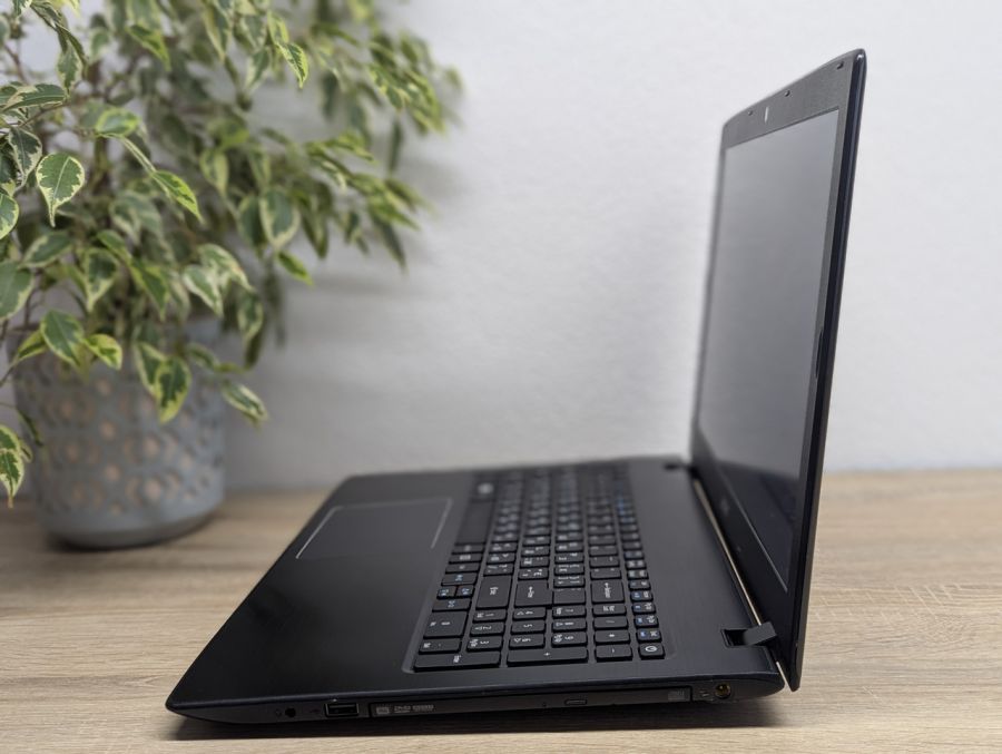 Ноутбук Б/В Acer Aspire E5-553, AMD A10-9600P, DDR4 8 GB, SSD 128GB + HDD 1TB, AMD Radeon R7 M340 2Gb, 15.6" Full HD