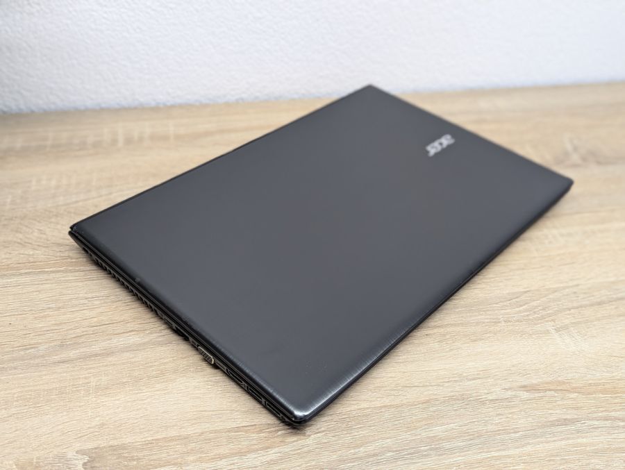 Ноутбук Б/В Acer Aspire E5-553, AMD A10-9600P, DDR4 8 GB, SSD 128GB + HDD 1TB, AMD Radeon R7 M340 2Gb, 15.6" Full HD