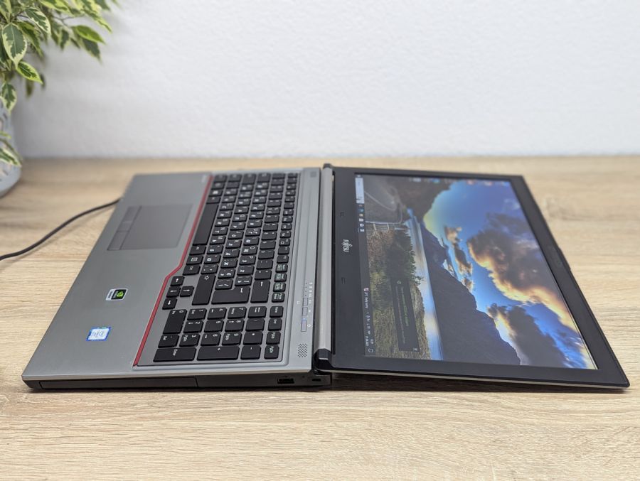 Уцінка! Ноутбук Б/В Fujitsu H770, Intel Core i7-7920HQ, DDR4 32 GB, SSD 500GB, NVIDIA Quadro M2200 4Gb, 15.6" Full HD
