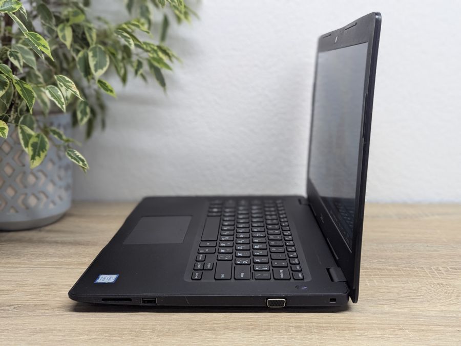 Уцінка! Ноутбук Б/В Dell Latitude 3490, Intel Core i5-8250U, DDR4 16 GB, SSD 256GB, 14" Full HD