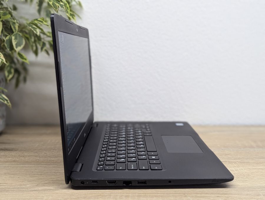 Уцінка! Ноутбук Б/В Dell Latitude 3490, Intel Core i5-8250U, DDR4 16 GB, SSD 256GB, 14" Full HD