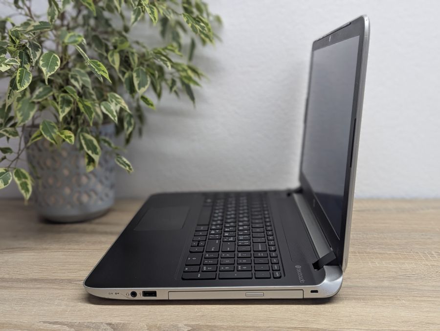 Ноутбук Б/В HP Pavilion 15, AMD A8-6410, DDR3 8 GB, SSD 128GB, AMD Radeon R5 Graphics 1Gb, 15.6" Full HD