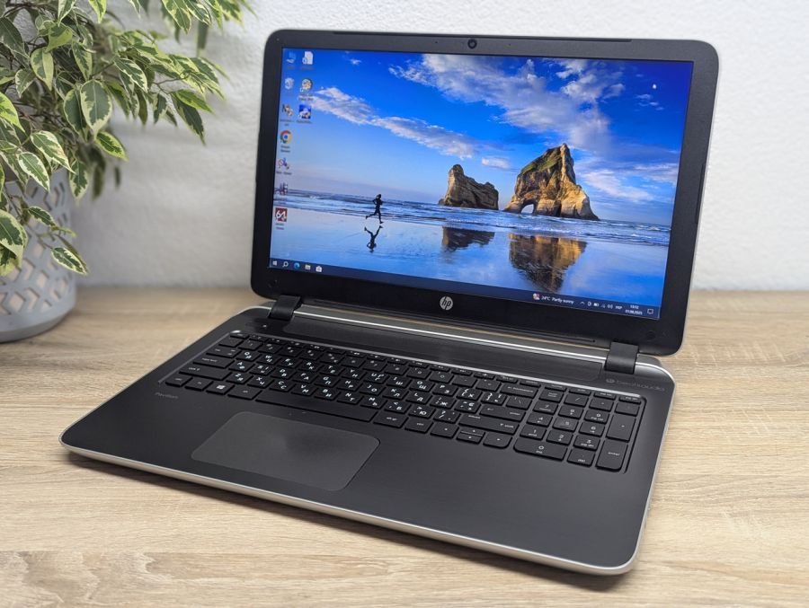 Ноутбук Б/В HP Pavilion 15, AMD A8-6410, DDR3 8 GB, SSD 128GB, AMD Radeon R5 Graphics 1Gb, 15.6" Full HD
