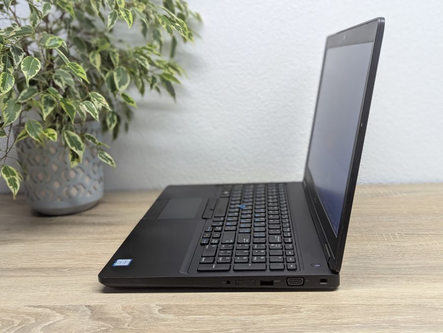Ноутбук Б/В Dell Latitude 5591, Intel Core i7-8850H, DDR4 16 GB, SSD 512GB, NVIDIA GeForce MX130 2Gb, 15.6"