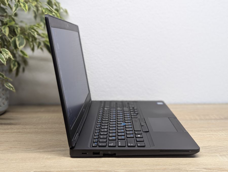Ноутбук Б/В Dell Latitude 5591, Intel Core i7-8850H, DDR4 16 GB, SSD 512GB, NVIDIA GeForce MX130 2Gb, 15.6"