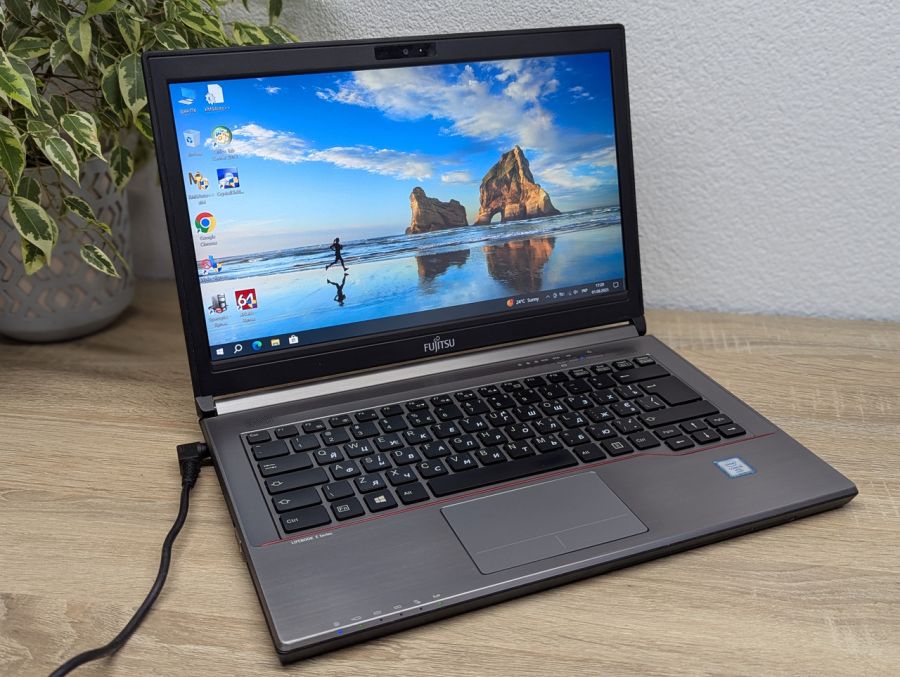 Уцінка! Ноутбук Б/В Fujitsu E746, Intel Core i5-6300U, DDR4 8 GB, SSD 256GB, 14" Full HD