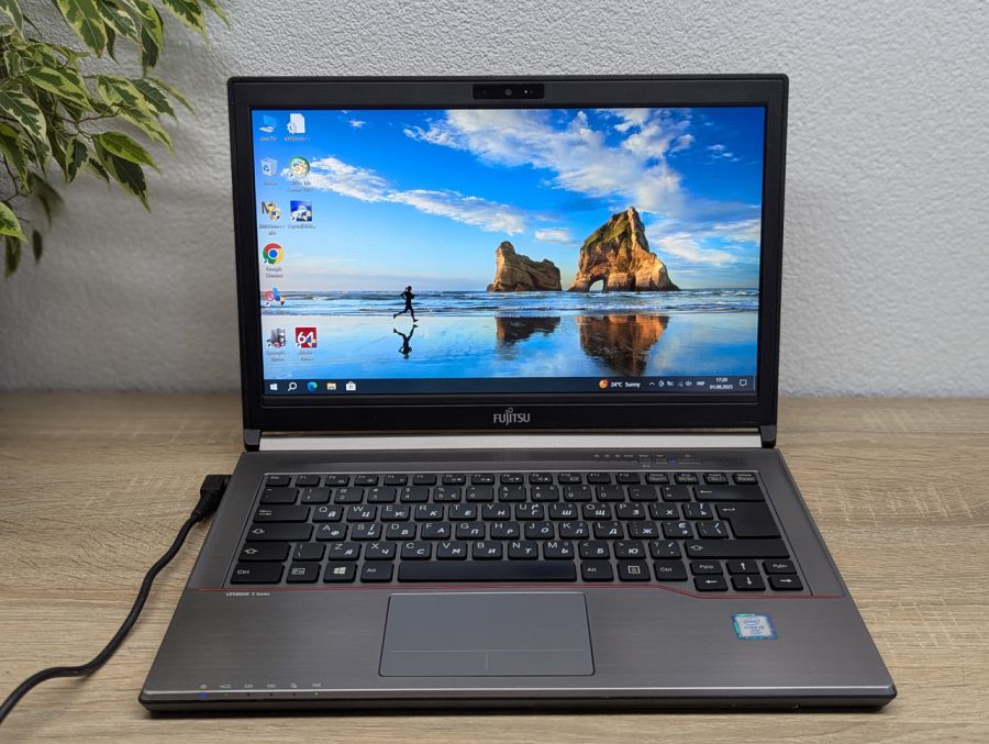 Уцінка! Ноутбук Б/В Fujitsu E746, Intel Core i5-6300U, DDR4 8 GB, SSD 256GB, 14" Full HD