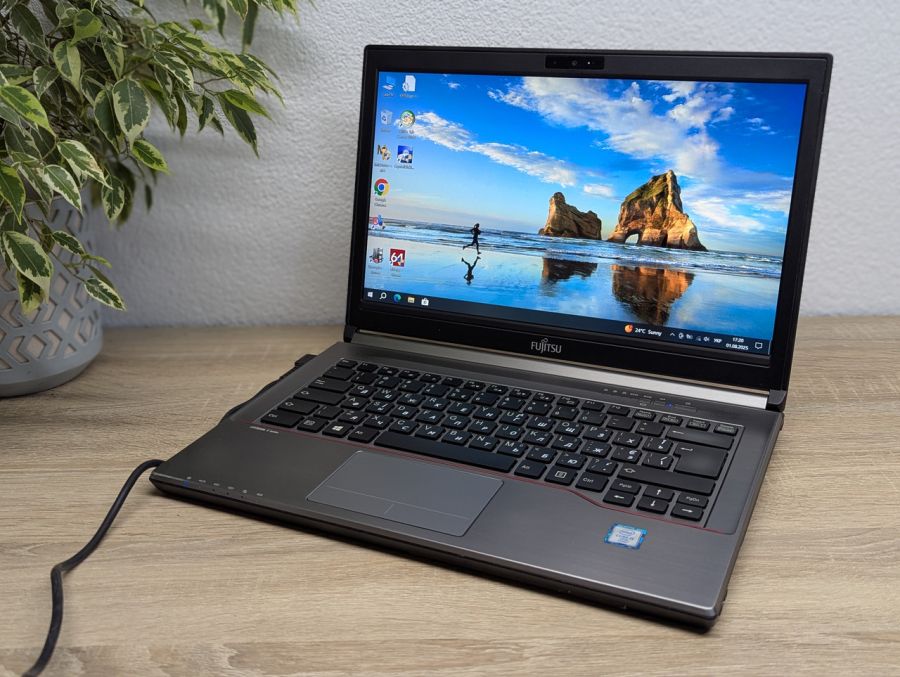 Уцінка! Ноутбук Б/В Fujitsu E746, Intel Core i5-6300U, DDR4 8 GB, SSD 256GB, 14" Full HD