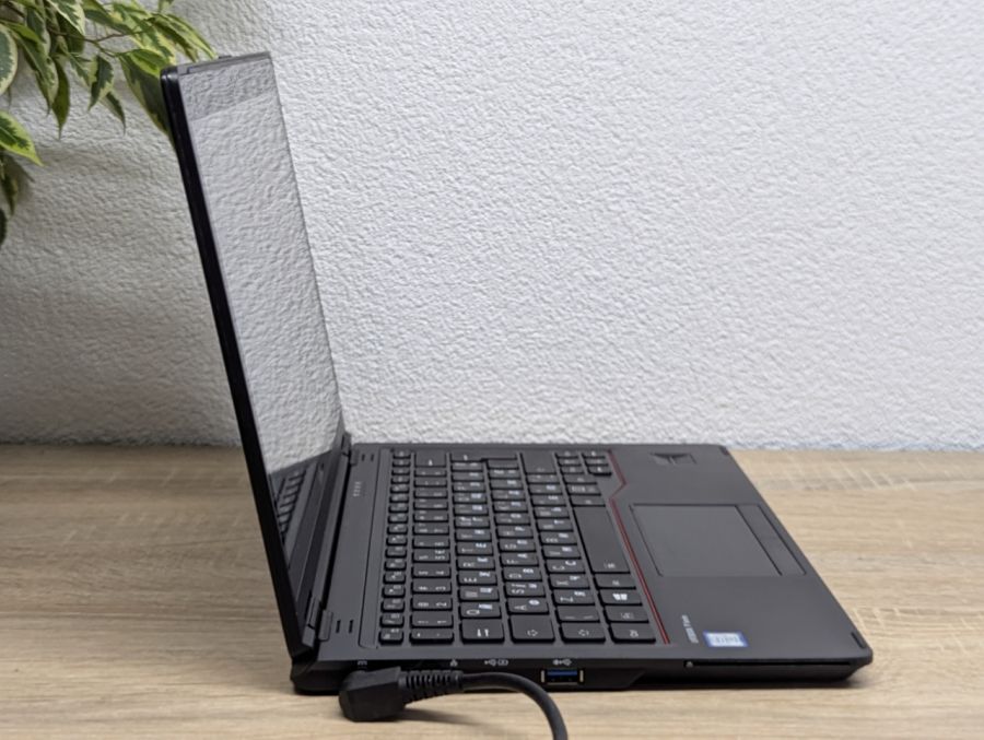 Уцінка! Ноутбук Б/В Fujitsu P727, Intel Core i7-7600U, DDR4 8 GB, SSD 256GB, 12" Full HD Сенсор