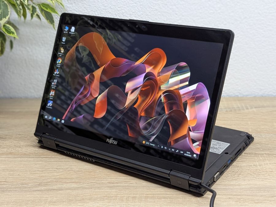 Уцінка! Ноутбук Б/В Fujitsu P727, Intel Core i7-7600U, DDR4 8 GB, SSD 256GB, 12" Full HD Сенсор